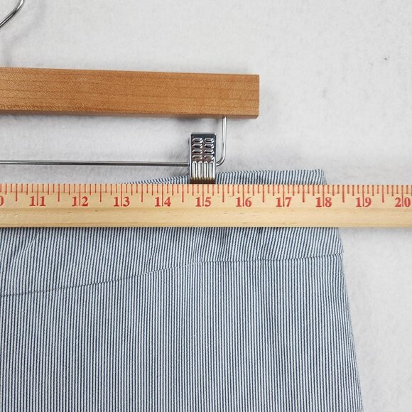 Chicos Pants Womens 3 Blue XL Pinstripe Stretch Crop Capri Pull On So Slimming - Picture 6 of 14